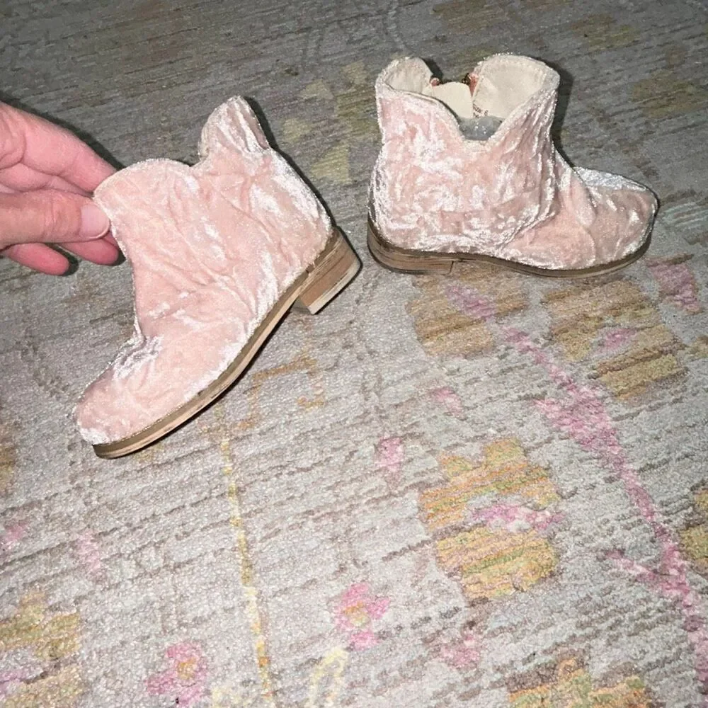 Joyfolie pink velvet booties sz 6